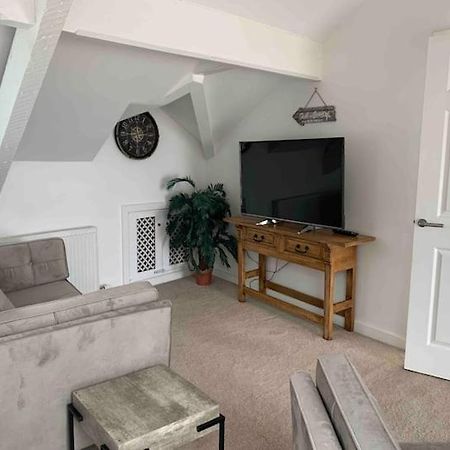 Lovely 2 Bedroom Modern Loft Apartment Sea View Morecambe Exterior photo
